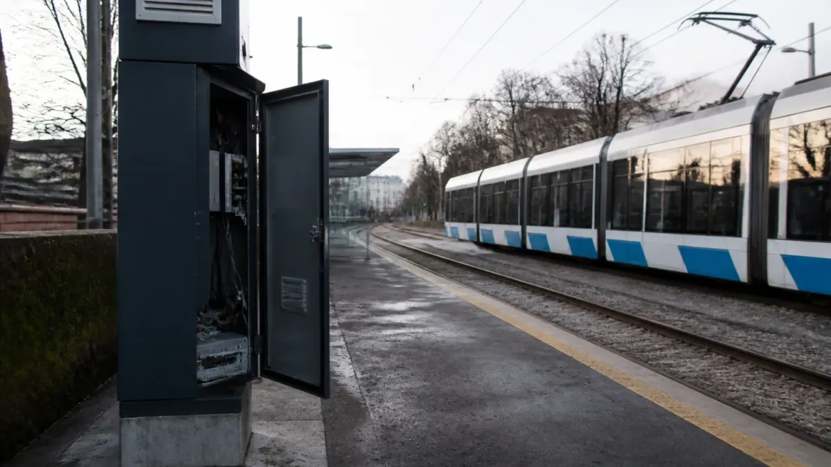 Local IT Expert Discovers Way to Connect Wi-Fi Without Suffering on Public Transport